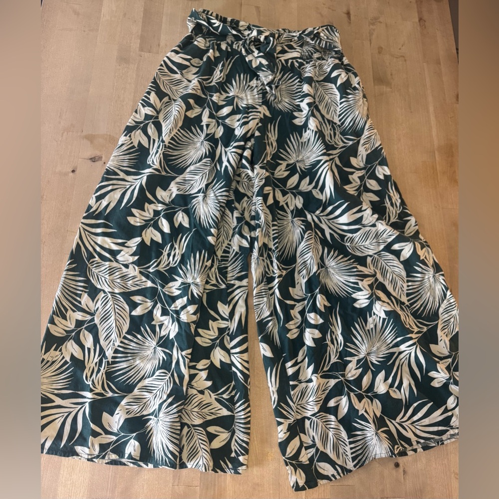 Patrons of Peace leaf print wide leg palazzo pants - Picture 3 of 9